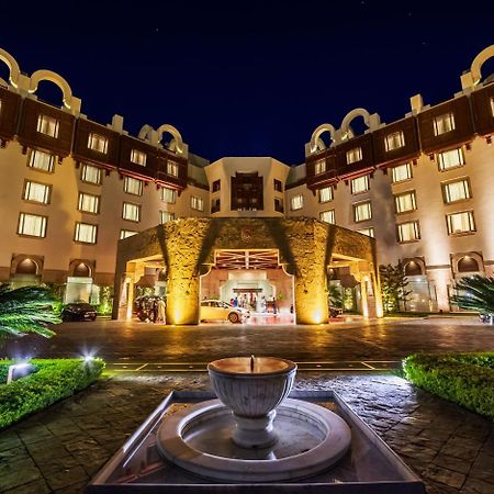 Islamabad Serena Hotel ภายนอก รูปภาพ