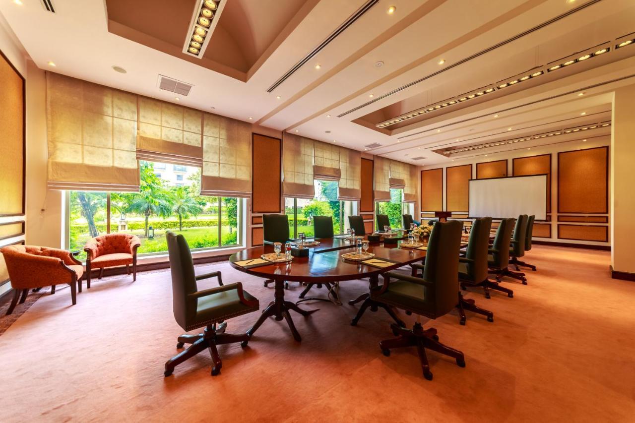 Islamabad Serena Hotel ภายนอก รูปภาพ
